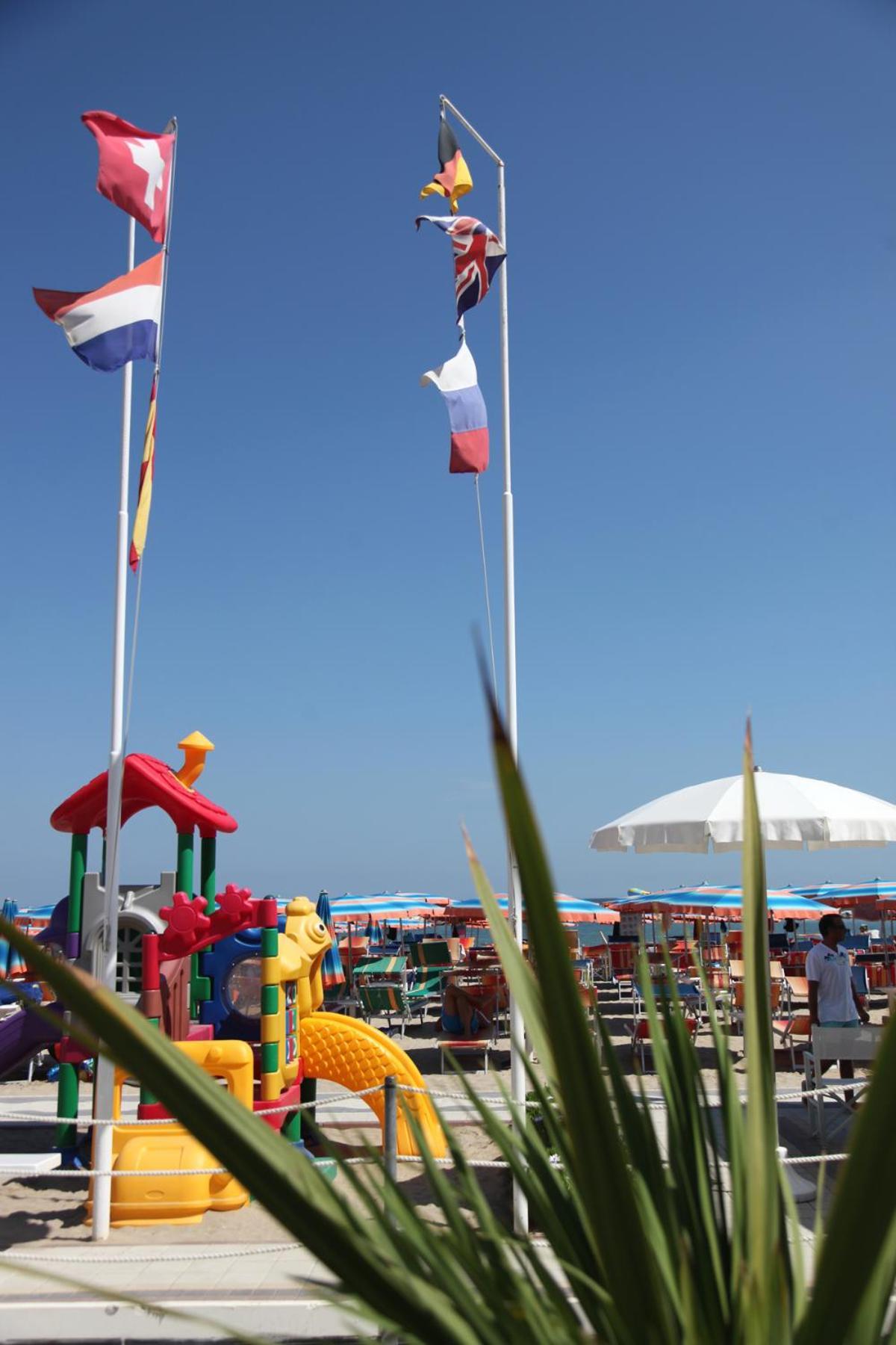 Villa Zavatta "B&B - Rooms & Apartments" Bellaria-Igea Marina Exterior photo